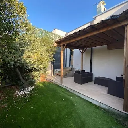 Cosy Avec Jardin, Tramway جوبيجنياك